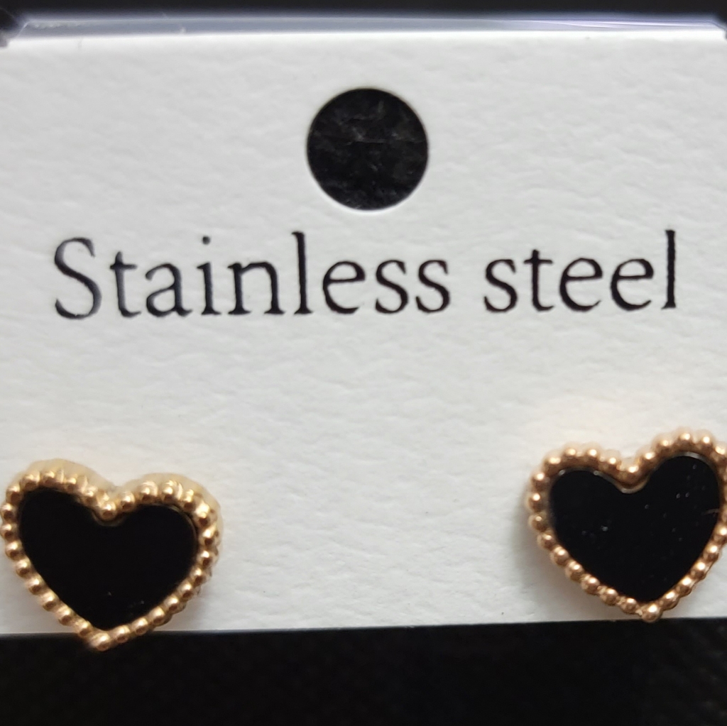 Stainless Steel Heart Shaped Stud Earrings 13$